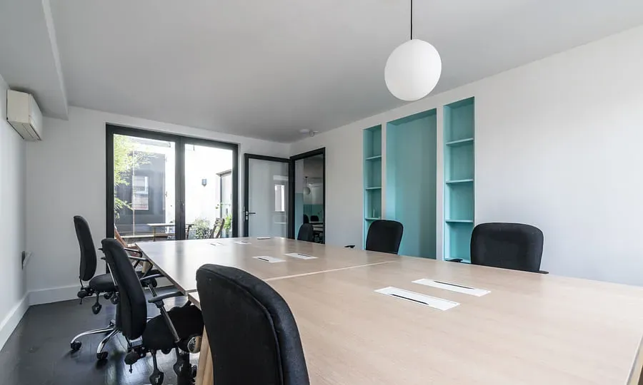 La Piscine Studio – Espace évènementiel, lieu de tournage et bureaux à louer — photo 2