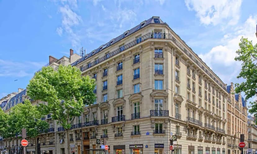 Luxury Hotelschool Paris — photo 1