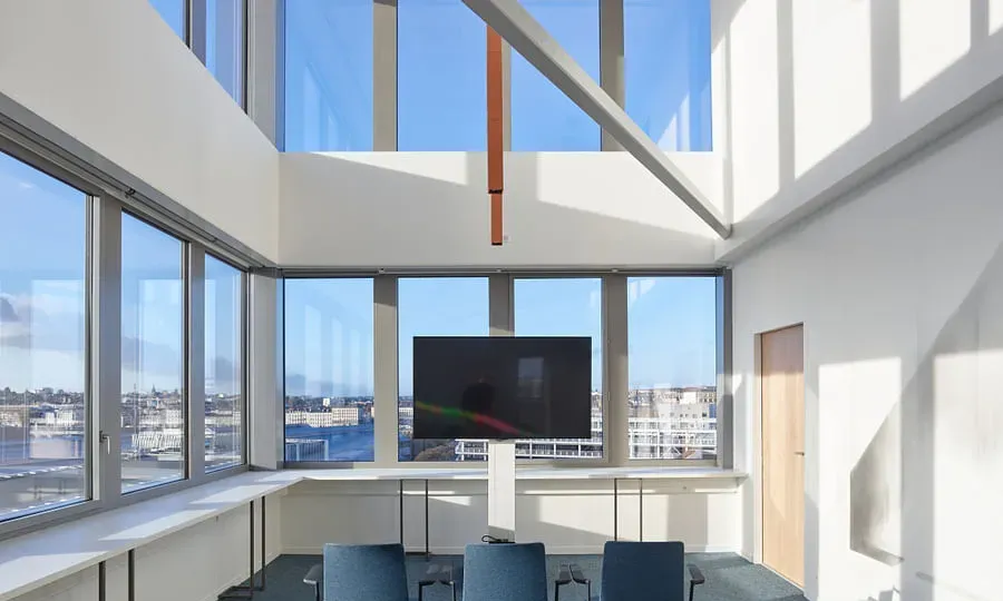 Level Innovative Workplace — photo 1