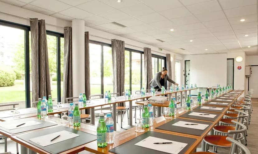 Appart Hôtel - Residhome Paris Evry — photo 1