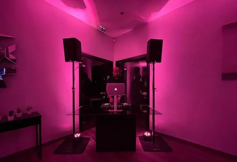 Space Switch — photo 2