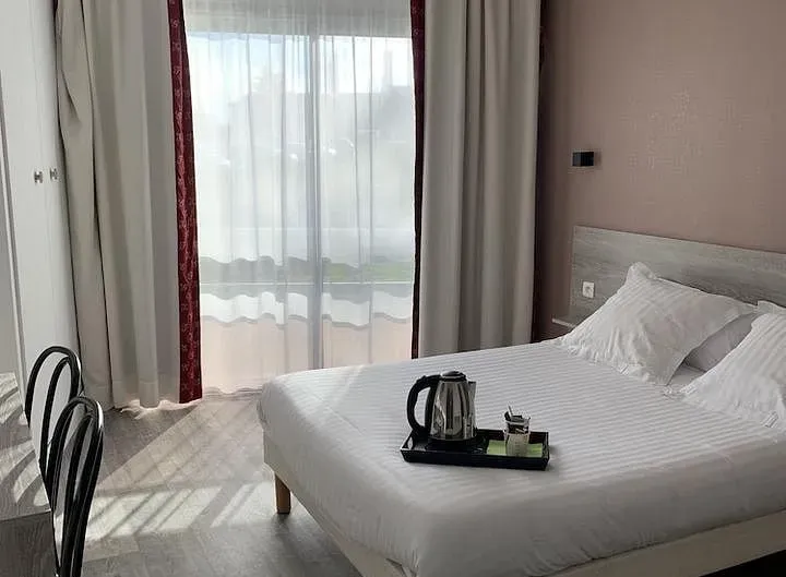 Hôtel Au Relais des Lilas — photo 2