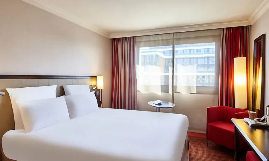 B&B HOTEL Saint-Quentin-en-Yvelines Centre Gare — photo 5
