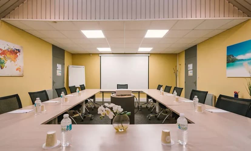 Bbs Phare Location De Bureaux Et De Salles De Réunion À Mérignac - Network Tbc — photo 3
