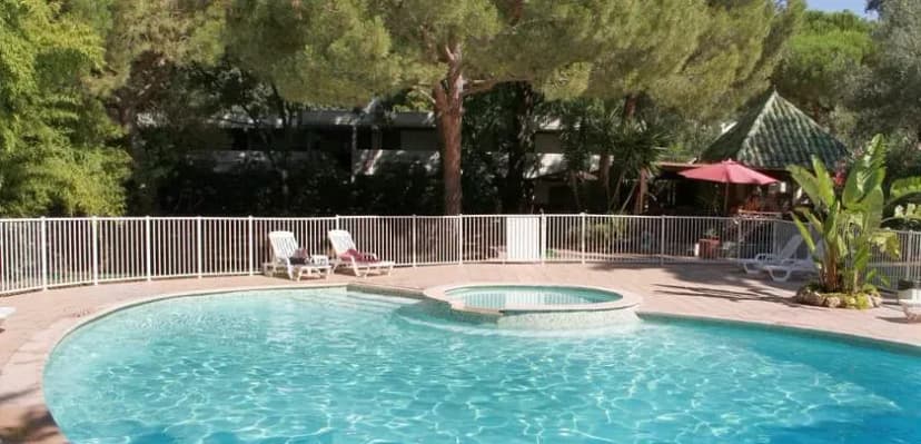 Hôtel Cannes Fermé — photo 1