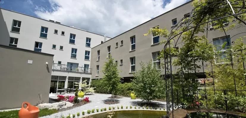 Logis Hôtel & Spa Victor Hugo Besançon Centre — photo 1
