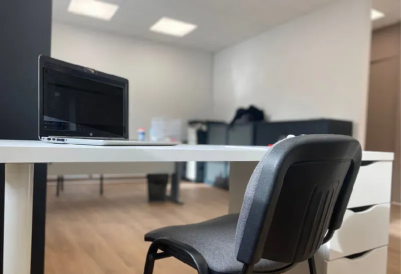 Postes de travail en open space — photo 1