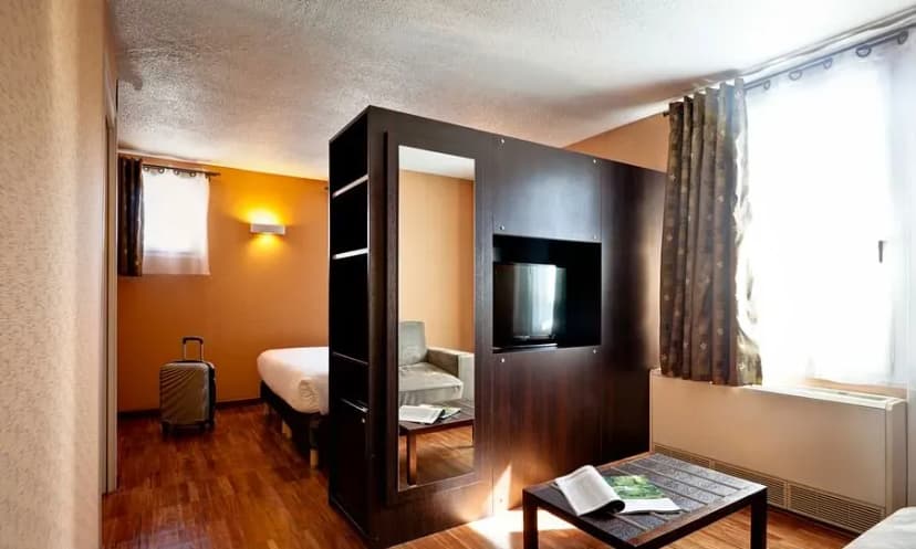 Hotel Kyriad South Lyon Saint-Genis-Laval — photo 5
