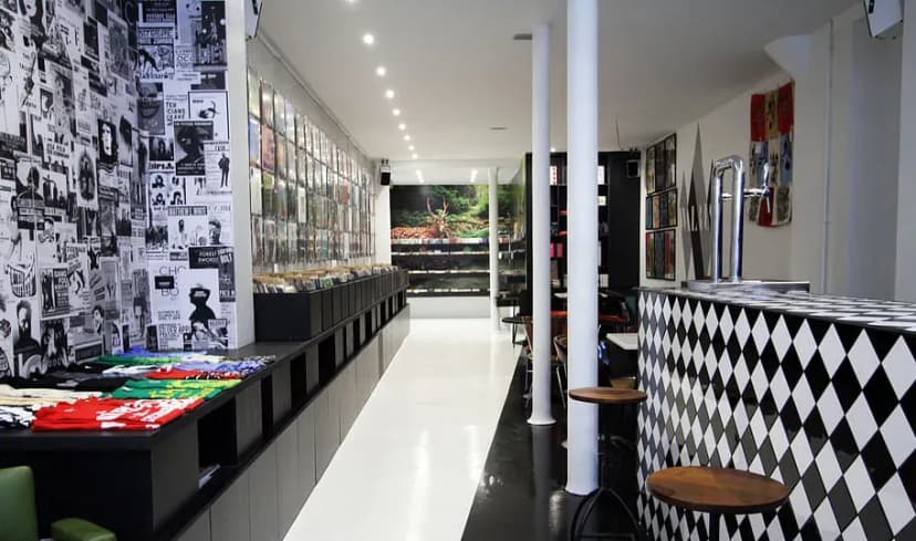 WALRUS disquaire café — photo 1