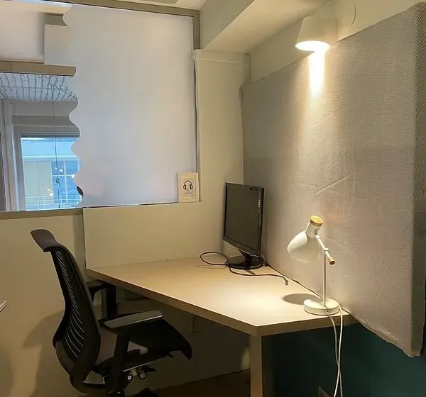 Coworking & Salle de réunion en face de la piscine — photo 3