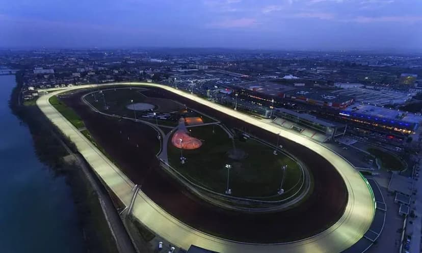 Racecourse Lyon - Silk Square — photo 1