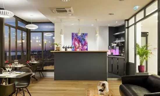 Les Flots - Hôtel et Restaurant - Chatelaillon Plage — photo 5