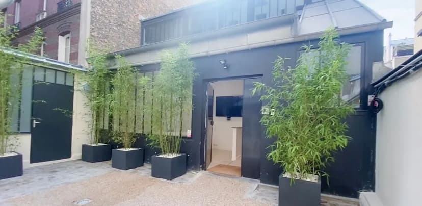 La Villa Batignolles — photo 1