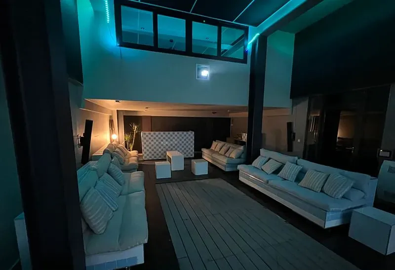 La Piscine Studio – Espace évènementiel, lieu de tournage et bureaux à louer — photo 2