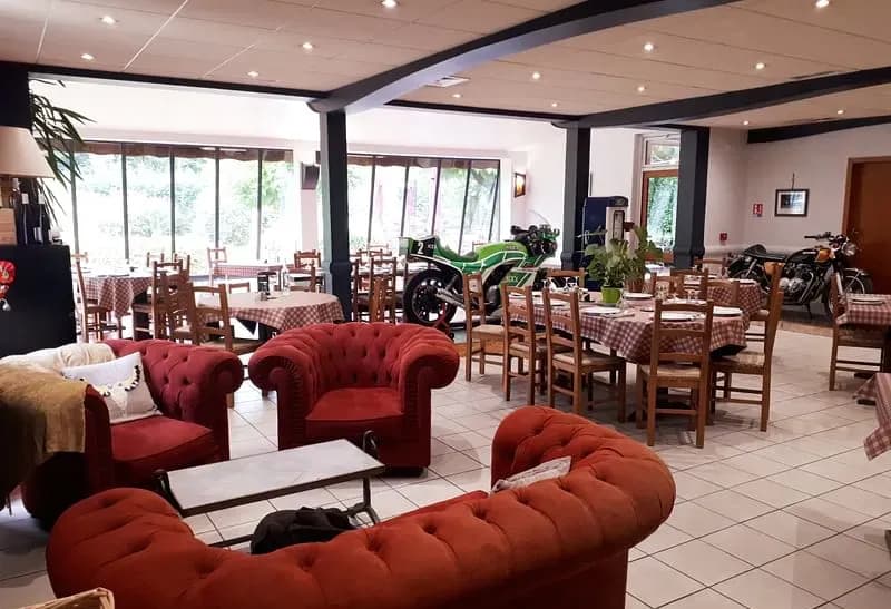 Hôtel Restaurant le Mont Brouilly — photo 4