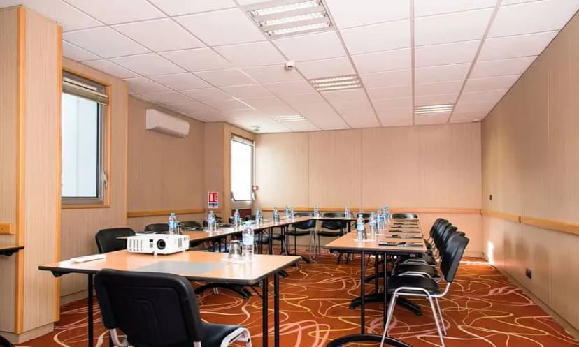 Brit Hotel Toulouse Colomiers – L’Esplanade — photo 1