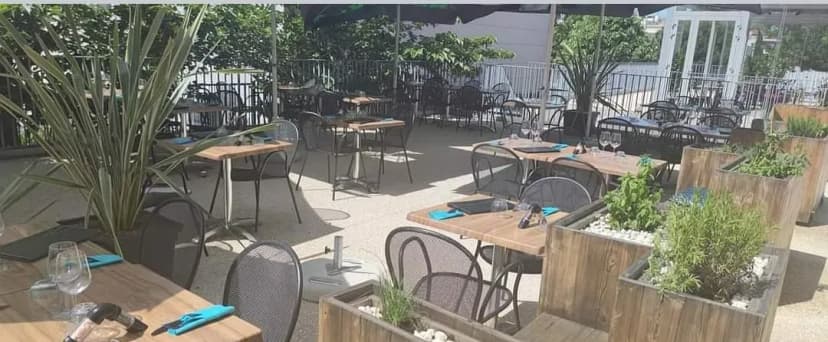 Le rooftop du Quanta café (vue sur mer) — photo 5