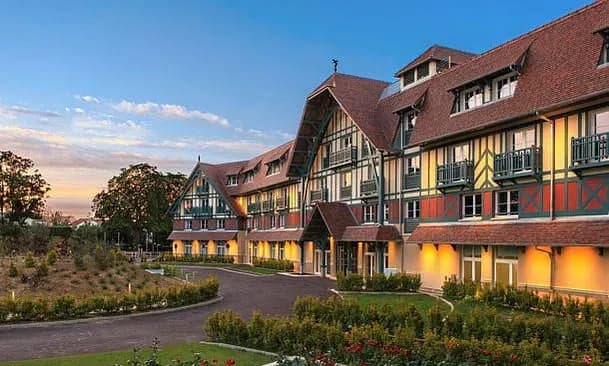 Renaissance Paris Hippodrome de St. Cloud Hotel — photo 1