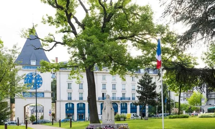 Le Grand Hôtel du Plessis-Robinson - Bar de l'horloge — photo 1