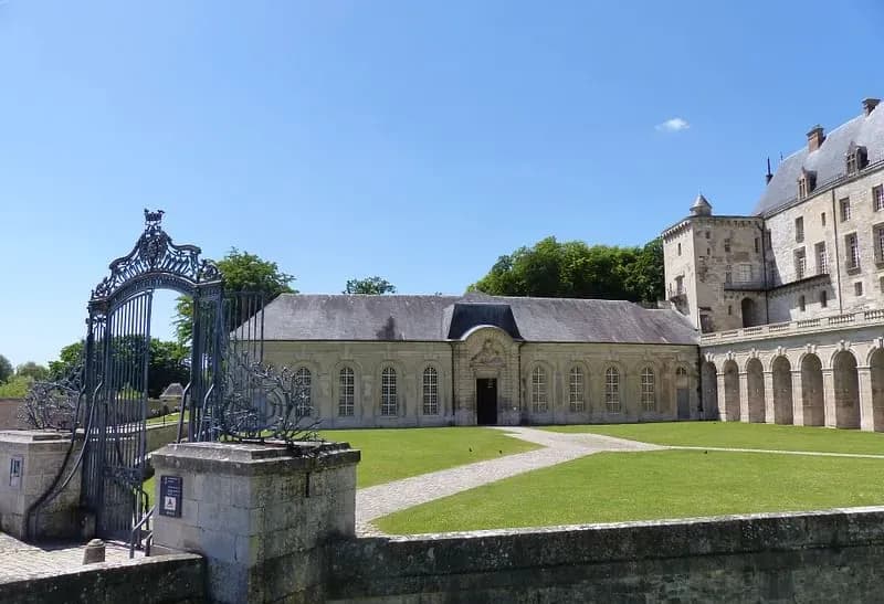 Castle of La Roche-Guyon — photo 5
