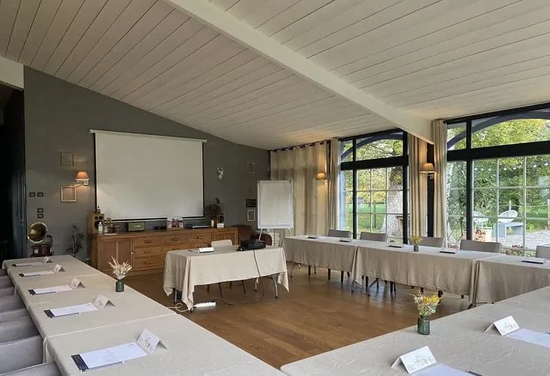 Villa De La Haute Forêt - Réceptions, Mariages Et Séminaires — photo 3