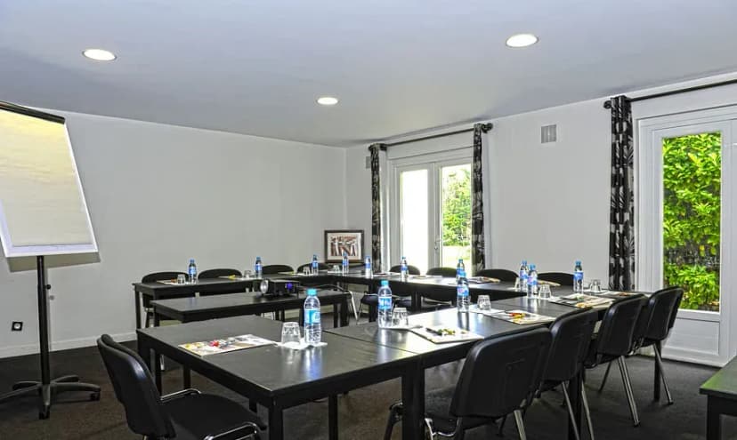 Brit Hotel Avignon Sud - Le Calendal — photo 2