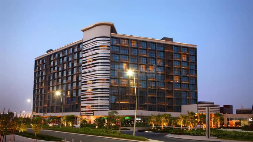 Yas Plaza Marina