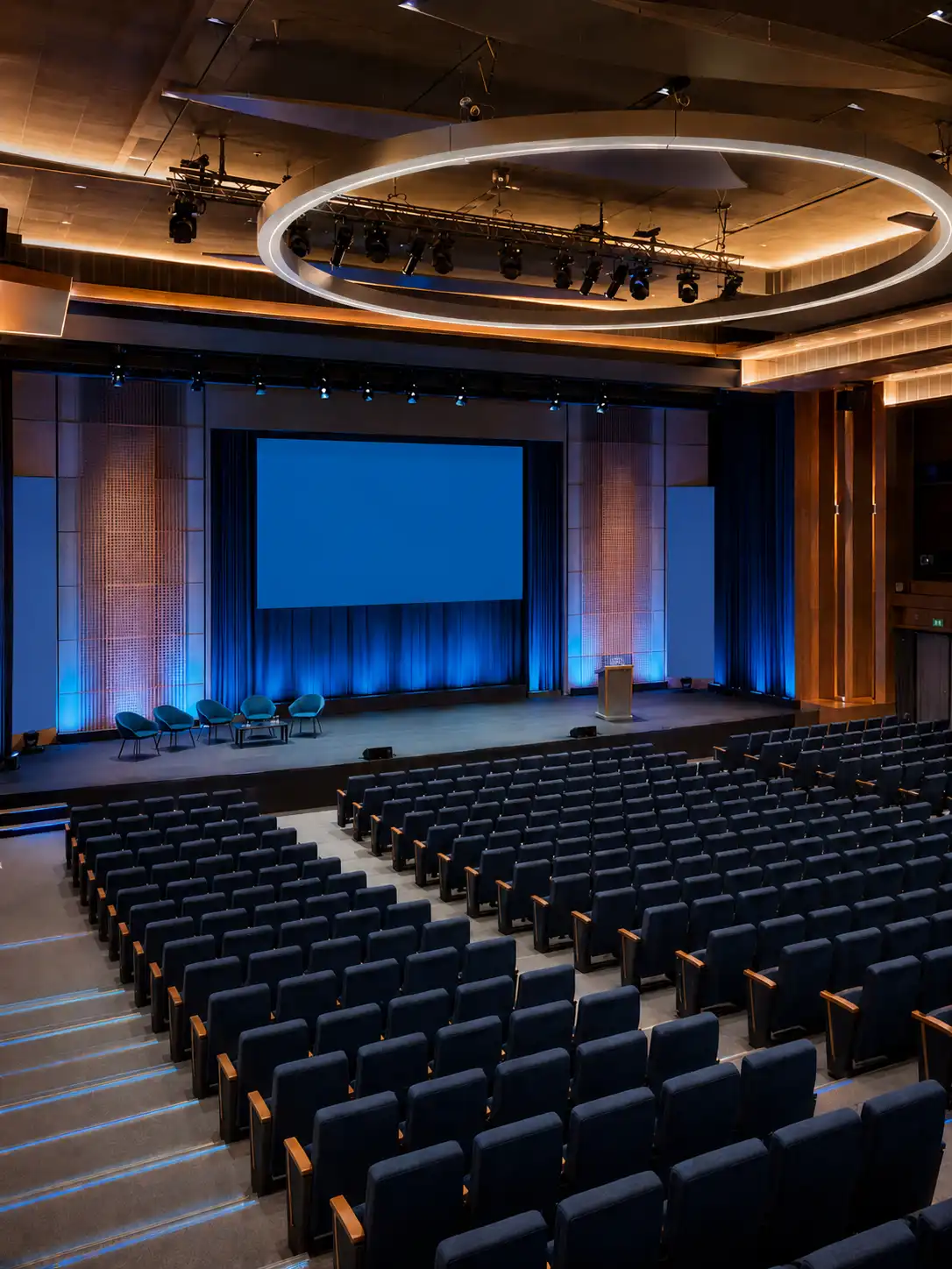 Auditorium moderne pour conférence et événement d'entreprise